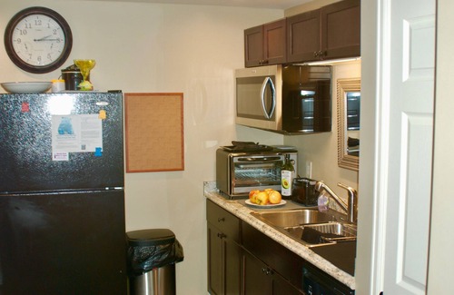 University Hills Apartment | Denver Blue Bear Romantic Spa Getaway: Private 1 BR Apartment with NEW Spa Room