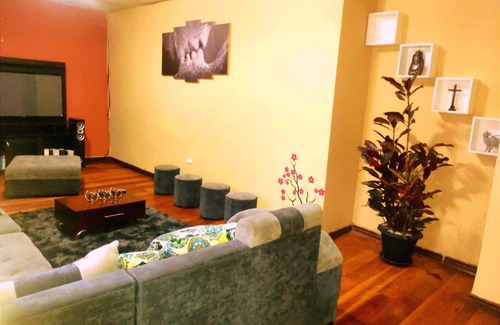 San Blas Apartment | Departamento en el Centro Histórico de Cuenca a tres cuadras de la Catedral, Parque Calderón Excelente ubicación