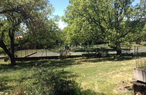 Vilviestre de los Nabos House | Derroñadas . Casa con Enorme Jardín y Tenis