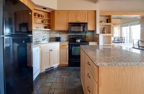 Redmond House | Deschutes River View Condo Eagle Crest