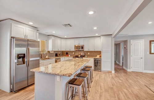 Tempe House | Desert-Chic Arizona home with pool, near ASU.