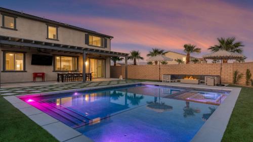 Coachella House | Desert Eden by AvantStay 6BR w Ensuite Backyard Oasis w Pool Hot Tub