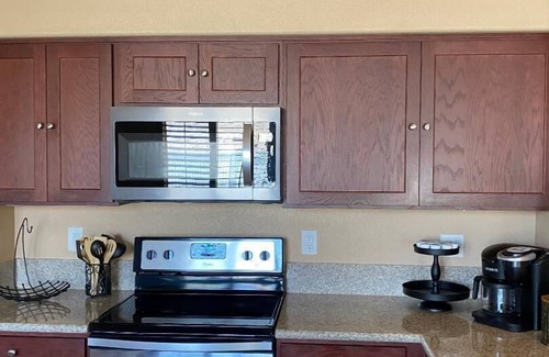 Sunridge Estates House | Desert Oasis Minutes from Lake Mohave and the River