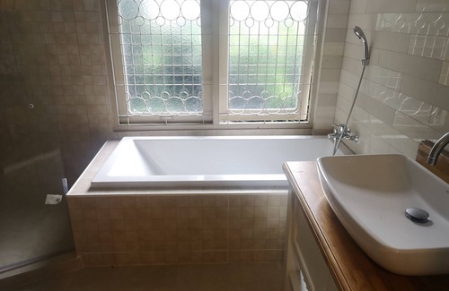 Phra Khanong Nuea House | Designer House, 10mins walk to BTS Ekkamai