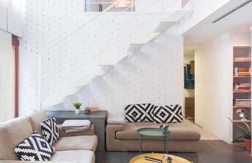 Alicante City Centre Apartment | Design and luminous duplex in the old town