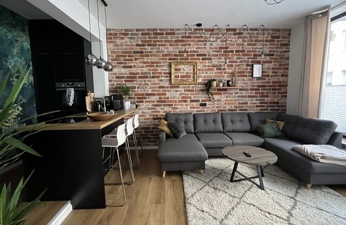 Oststadt Apartment | Design apartment store window very centrally located