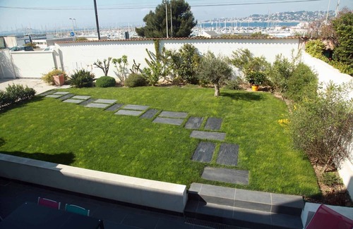 8th Arrondissement Apartment | Design apartment with garden in a villa in Marseille, Pointe Rouge harbour