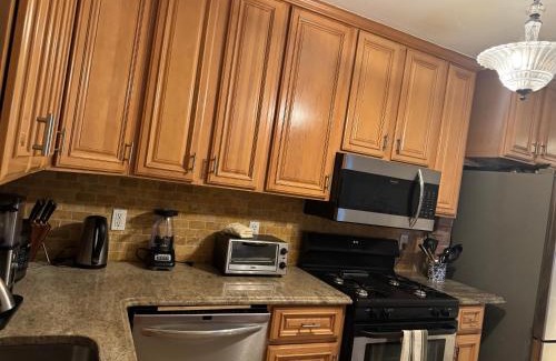 McGinley Square Apartment | designer abode condo min to Manhattan in jersey city