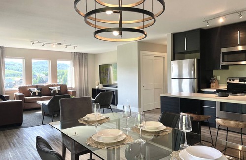 Crested Butte Condo | Designer Condo #5, Epic Views, Hot Tub, 75" & 55" TVs, Sonos, Free Winter Bus