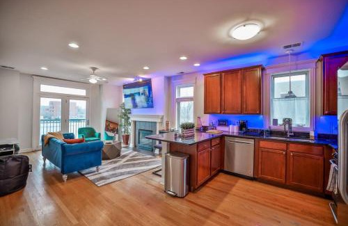 Near West Side House | Designer Dreams: A Luxurious Escape w 1 car garage