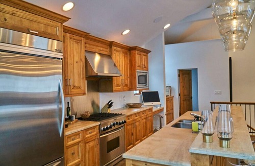 Warm Springs House | Designer Home in Warm Springs w/Mountain Views