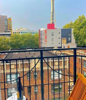 Belltown Apartment | Designer Penthouse Space Needle View & Walk to Everything