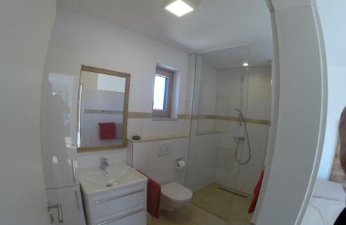 Nittendorf House | Designerhaus mit Dachterrasse