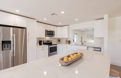 Coquina Sands House | Designer’s Luxury 3 Bedroom Pool Home .5 mile to Lowdermilk Beach Park!