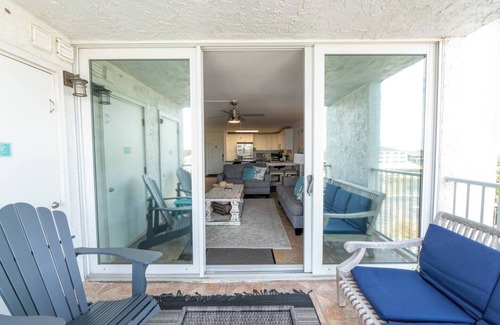 Holiday Isle House | Destin Condo: Pool, Private Beach, Gear Included