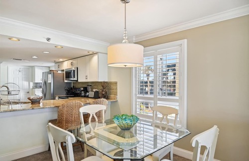 Destin Condo | Destin Towers 21 2 Bedroom Condo by RedAwning