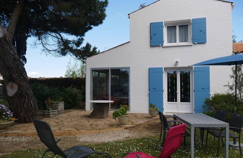 La Cotiniere House | detached house in a quiet shady park near the fishing port