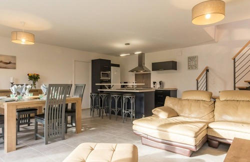Saint-Vaast-la-Hougue Cottage | Detached house with terrace and stunning views in Saint-Vaast-la-Hougue