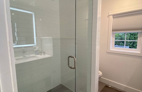 Richardson Apartment | Detached Guest House - convenient for business or pleasure- a mile from UTD