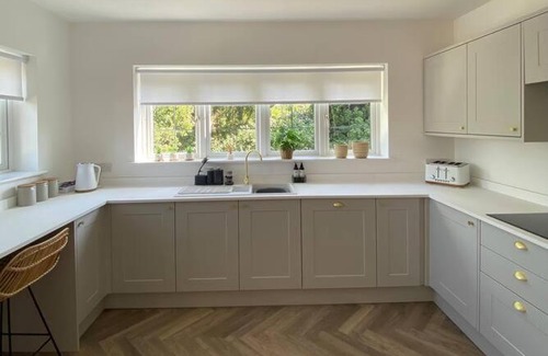 Dawlish Warren House | Detached house in the heart of a seaside town