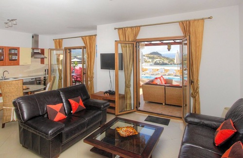 Vlicha Villa | Detached Mountainside Villa with Panoramic Sea Views in Beautiful Vlicha Bay