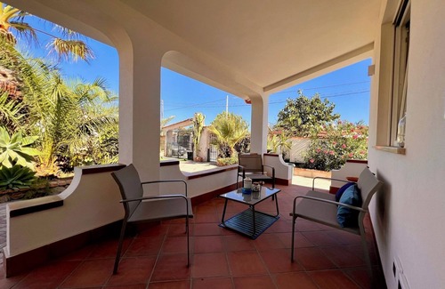 Reitani House | Detached villa a few meters from the sea