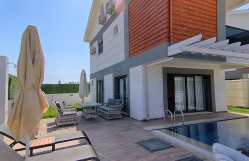 Ciftlik Villa | Detached Villa with Private Pool in Fethiye Black Gedik