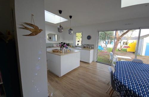 Batz-sur-Mer House | Deux maisons reunis par le jardin et sa cabine de plage, à 8min à pieds des plages et de l'océan