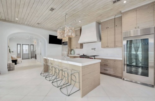 Seacrest House | Devonshire West|Private Beach Access|Gulf Front Luxury Villa with Private Pool