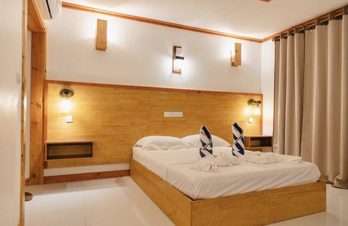 Mahibadhoo Bed & Breakfast | Dhamana Beach is located on the Sunrise Beach of Mahibadhoo, Maldives.