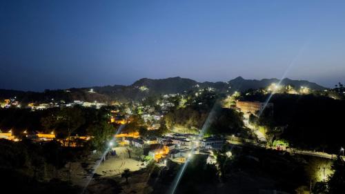 Abu Road Villa | Dharmatma Farm House & Villa