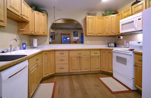 Gunnison House | Diamond On The River/3000 Sq. Ft Home W/2 Acres Right on the Gunnison River!
