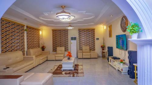 Teshie House | Digi Six-Bedroom Accra Luxury Home at East Legon