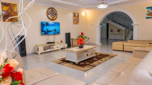 Teshie House | Digi Six-Bedroom Accra Luxury Home at East Legon