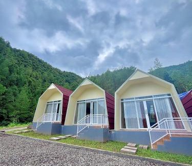 Hargomulyo Villa | Diiza Glamping Tawangmangu