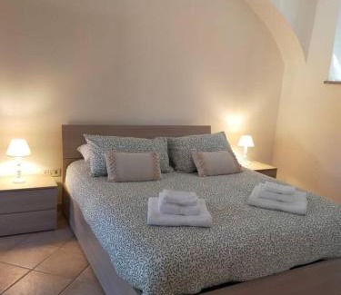 Ivrea Apartment | Dimora 5 laghi -A due passi dal Lago Sirio