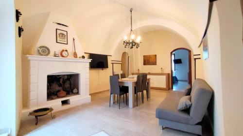 Monte Sant'Angelo Apartment | Dimora Maggi al Caminetto - Affitti Brevi Italia