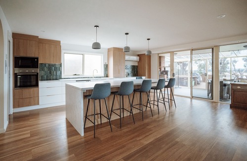 Greens Beach House | Direct Beach Access, Family-Friendly Oasis with Netflix, Apple TV, and Wi-Fi