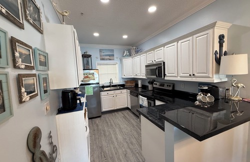 Pensacola Beach Condo | Direct Gulf-Front. 200+ ★ Reviews “Seas the Day” 2BR/2BA – Villas on the Gulf