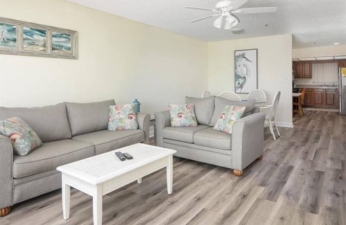 Madeira Beach House | Direct Gulf View! Sleeps 6