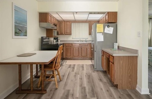 Madeira Beach House | Direct Gulf View! Sleeps 6