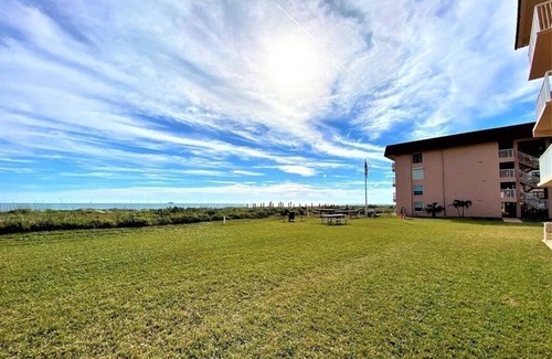 Cocoa Beach Condo | Direct Oceanfront 3-bedroom Condo in Cocoa Beach