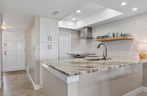 Butler Beach Condo | Direct Oceanfront 2BR Suite - Pool & Immediate Beach Access