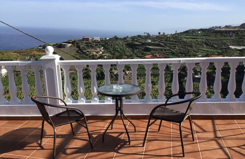 Buen Paso Apartment | DIRECT VIEWS OF TEIDE & SEA WITH PRIVATE TERRACE & GARDEN