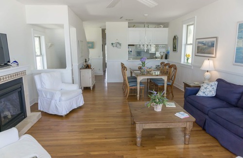 Sunnyside House | DIRECTLY ON THE BEACH - GORGEOUS VIEWS