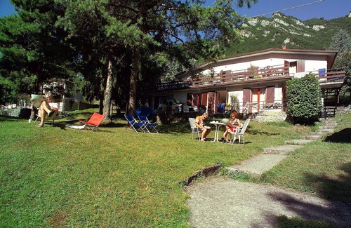 Idro Apartment | Directly on the lake with terrace and two bedrooms