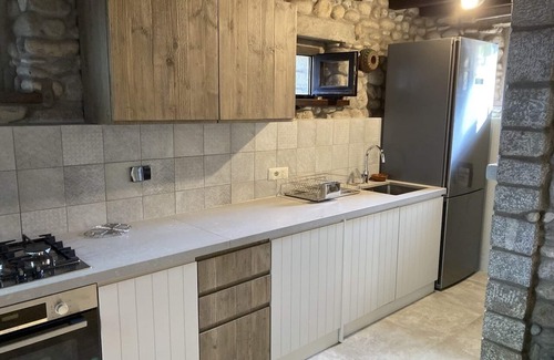 Pomonte Cottage | Directly on the shore independent stone house