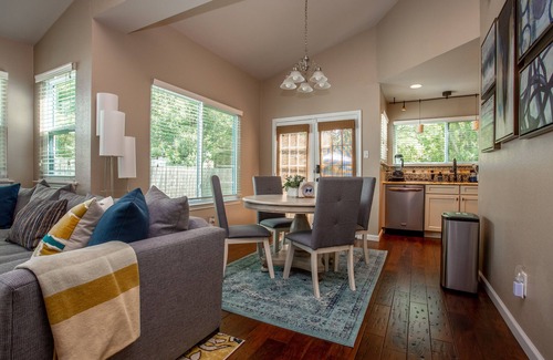 Wells Branch House | Discerning Ranch-Style Home with Grassy Backyard