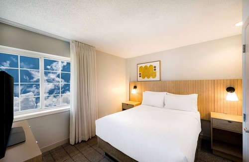Exchange Place North Hotel | Discover J. Owen Grundy Park! Four Modern Units, Free Local Shuttle, Parking