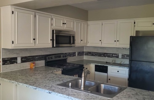 Columbus House | "Discover Urban Convenience, Charm, and Community Spirit in this home-from-home